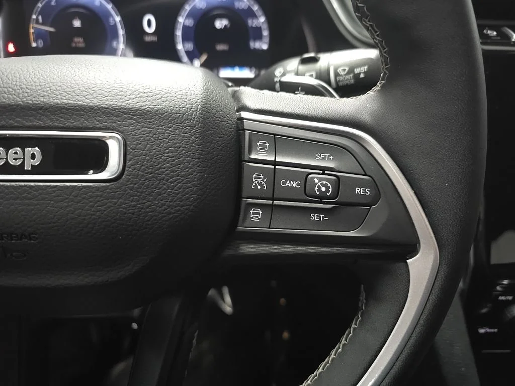 Used 2024 Gray Jeep Altitude image 20