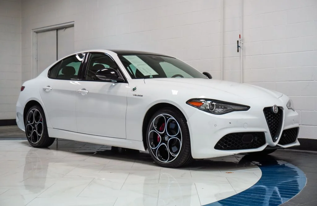 Used 2022 White Alfa Romeo Veloce image 5
