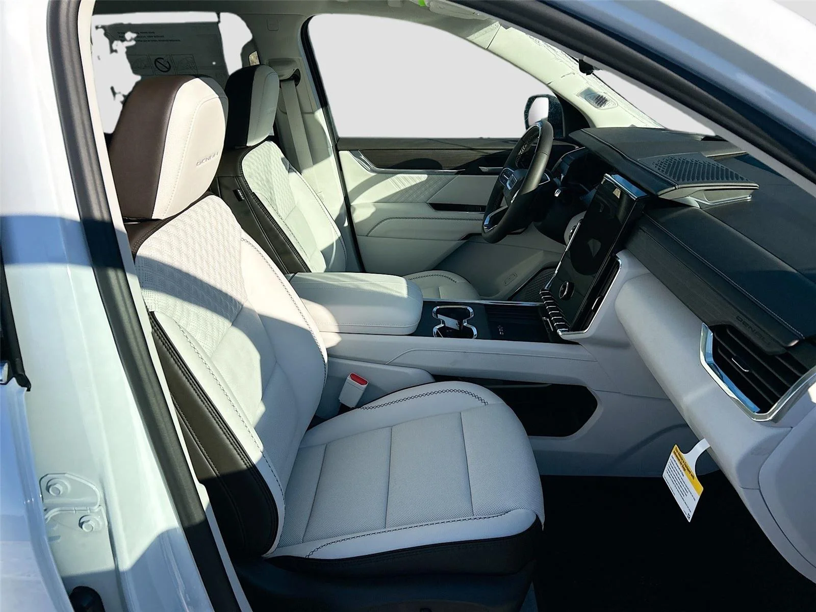 2026 GMC Acadia Denali - Photo 30