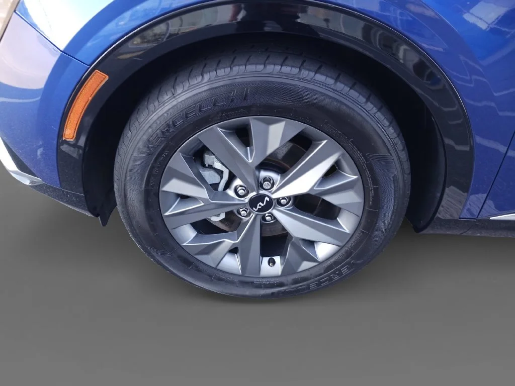 Used 2023 Blue Kia SX image 15