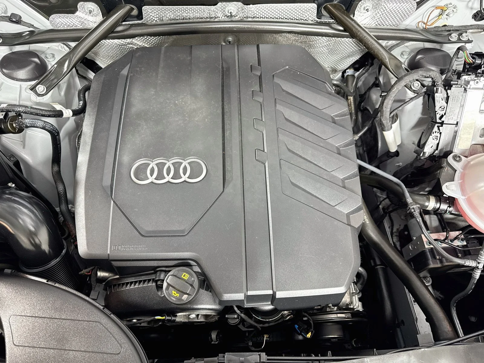 Used 2022 Florett Silver Audi S line Premium Plus image 29