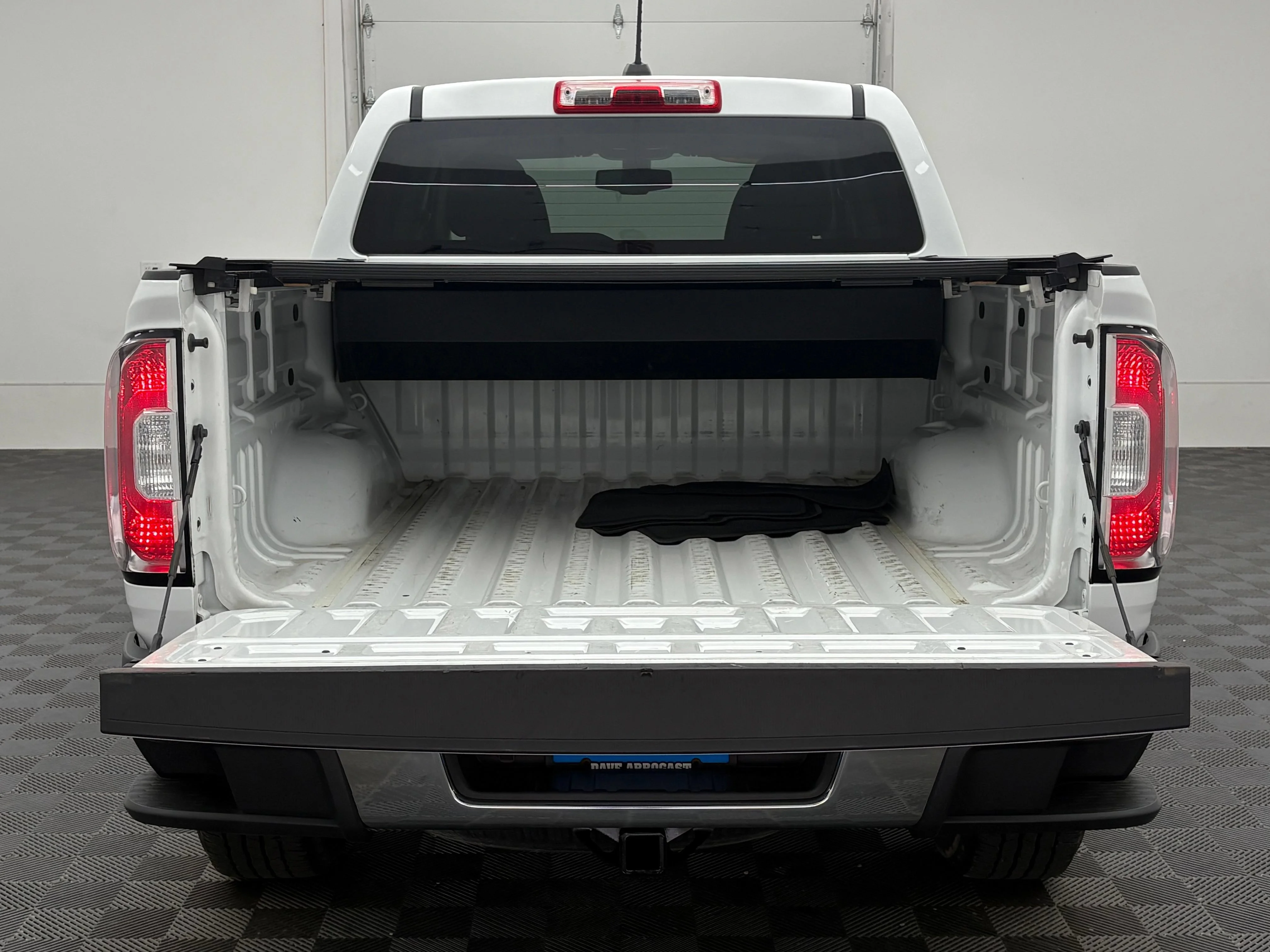 Used 2020 SUMMIT WHITE GMC 4WD SLE image 8