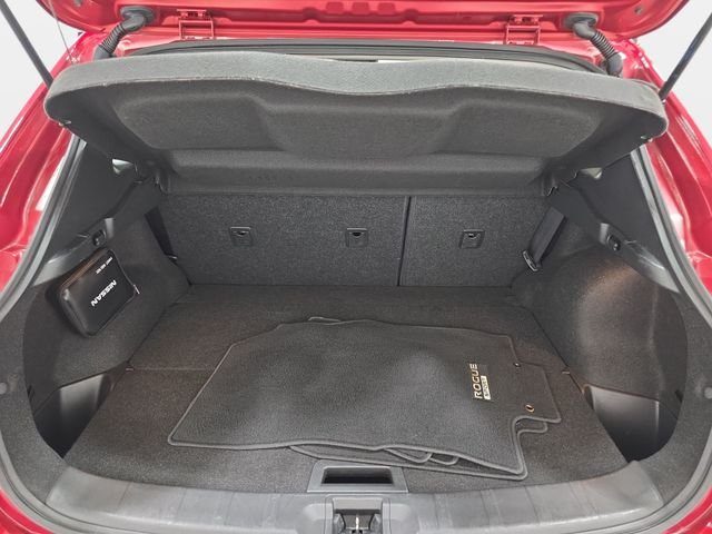 Used 2019 Red Nissan SL image 33