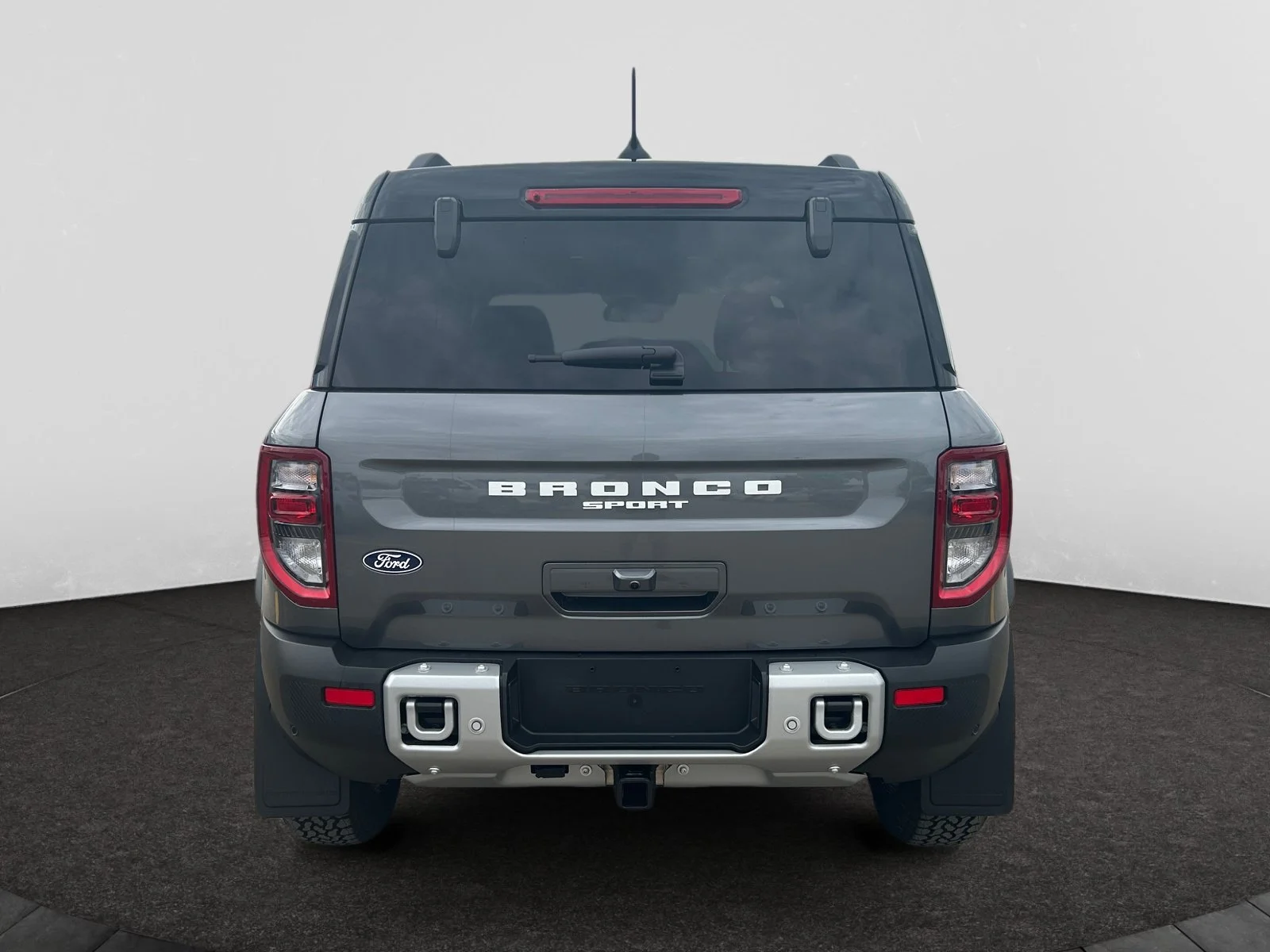 New 2026 Carbonized Grey Metallic Ford Outer Banks image 4