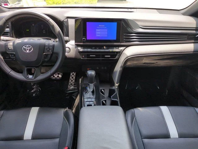 Used 2025  Toyota SE image 13