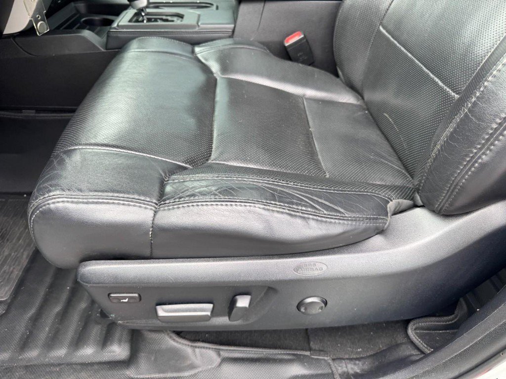 Used 2016  Toyota Platinum image 18