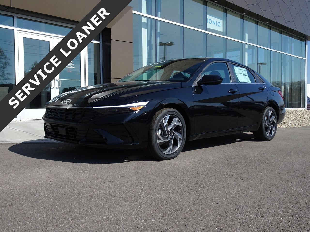 New 2025 Black Hyundai SEL Convenience image 1