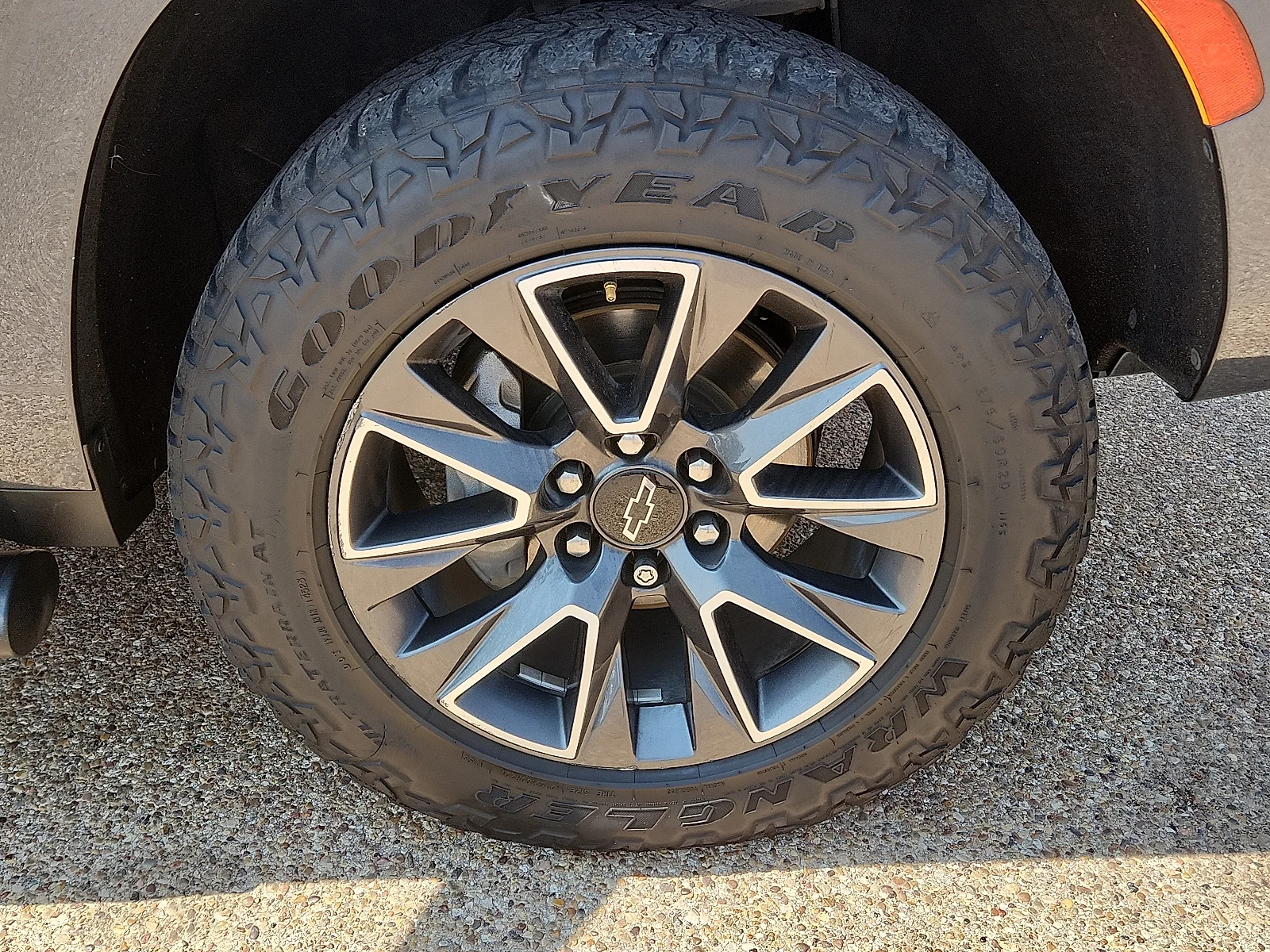 Used 2021 Shadow Gray Metallic Chevrolet Z71 image 7