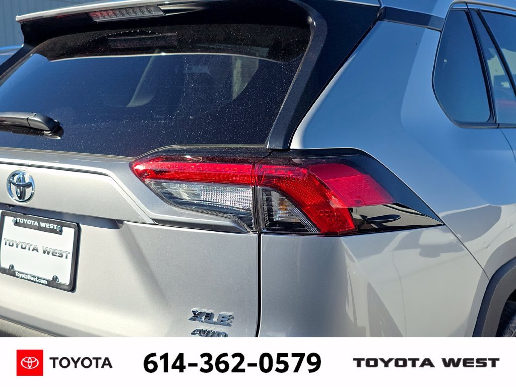 Used 2025 Silver Toyota XLE Premium image 9