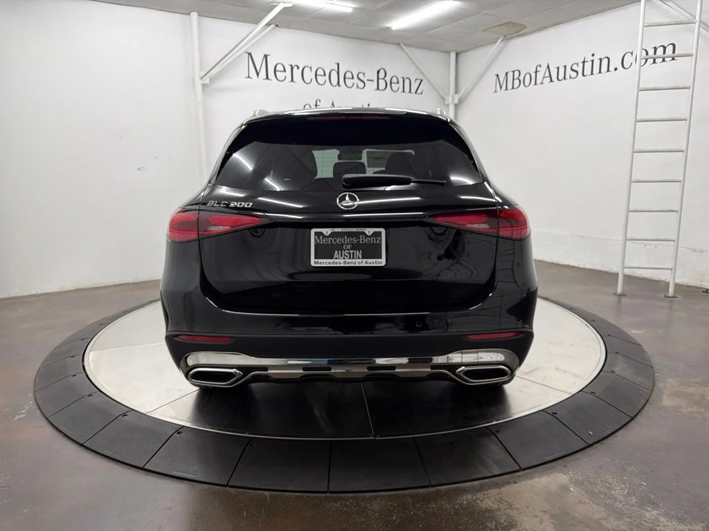 New 2027 Black Mercedes-Benz GLC 300 image 6