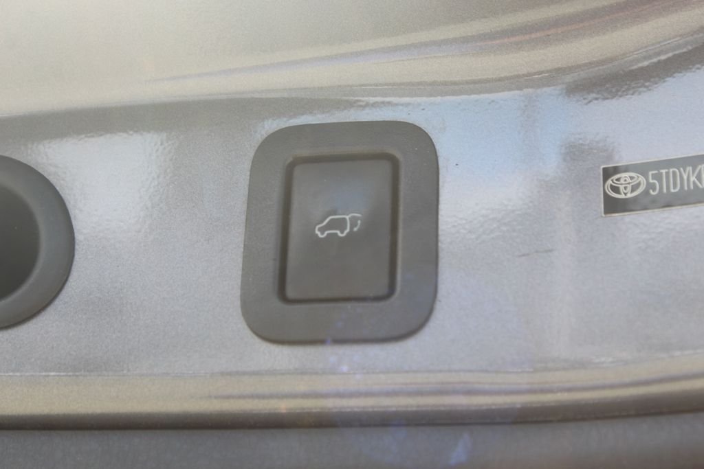 Used 2014 Gray Toyota Limited image 11