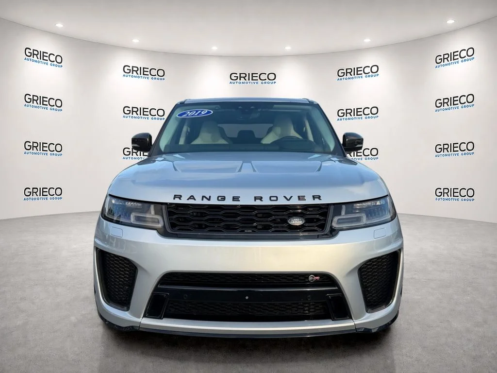 Used 2019  Land Rover SVR image 2