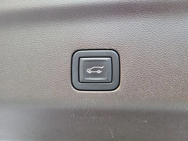 Used 2024 Summit White GMC Denali image 15