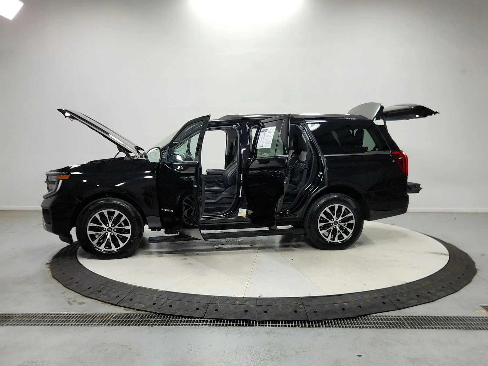 Used 2025 Black Ford Platinum image 13