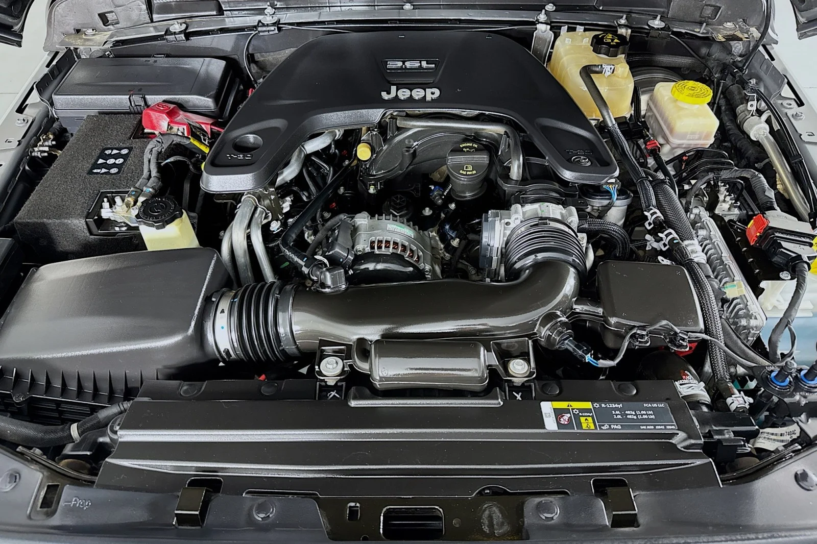 Used 2020 Sting-Gray Clearcoat Jeep Sport 4X4 image 10