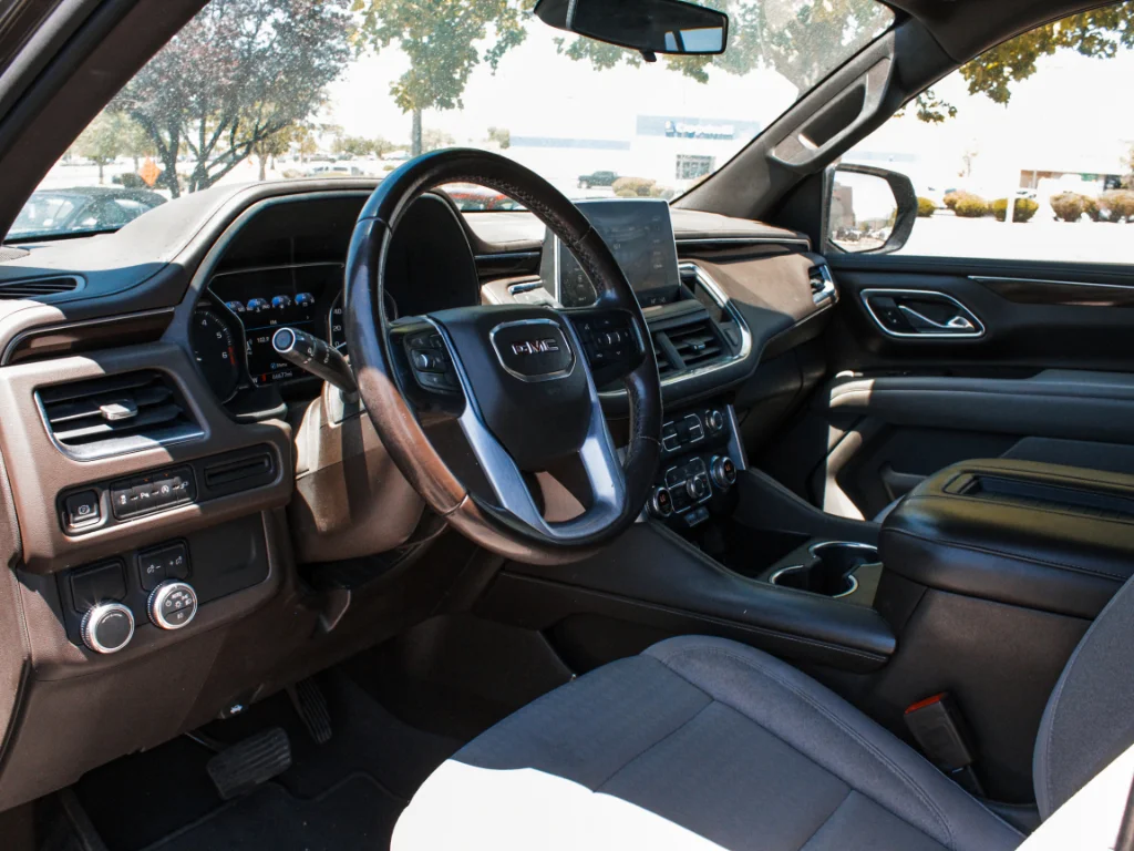 Used 2021 Smokey Quartz Metallic GMC SLE image 8