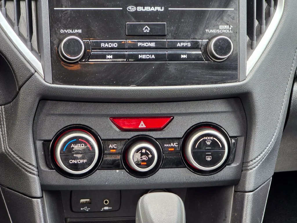 Used 2021 White Subaru Base image 33