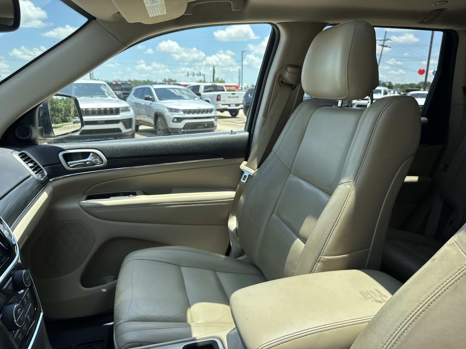 Used 2020 Blue Jeep Limited image 15