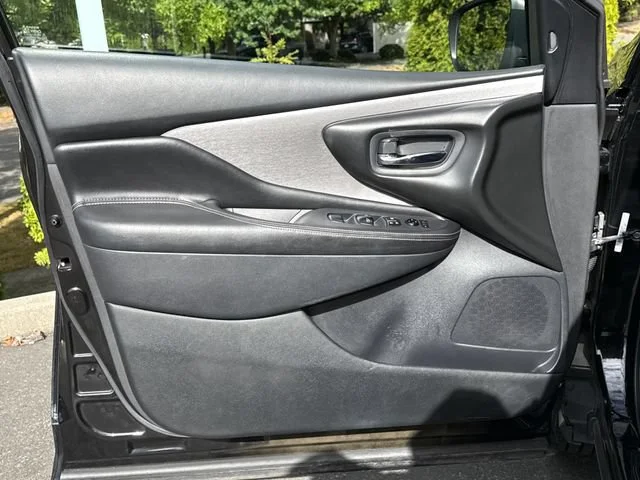 Used 2020 Super Black Metallic Nissan SV image 16