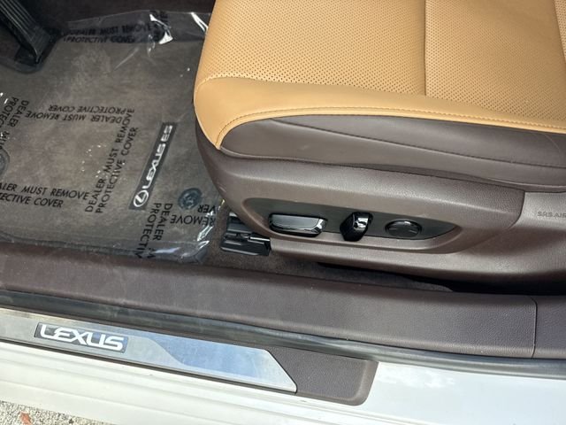 2021 Lexus ES 350 - Photo 12