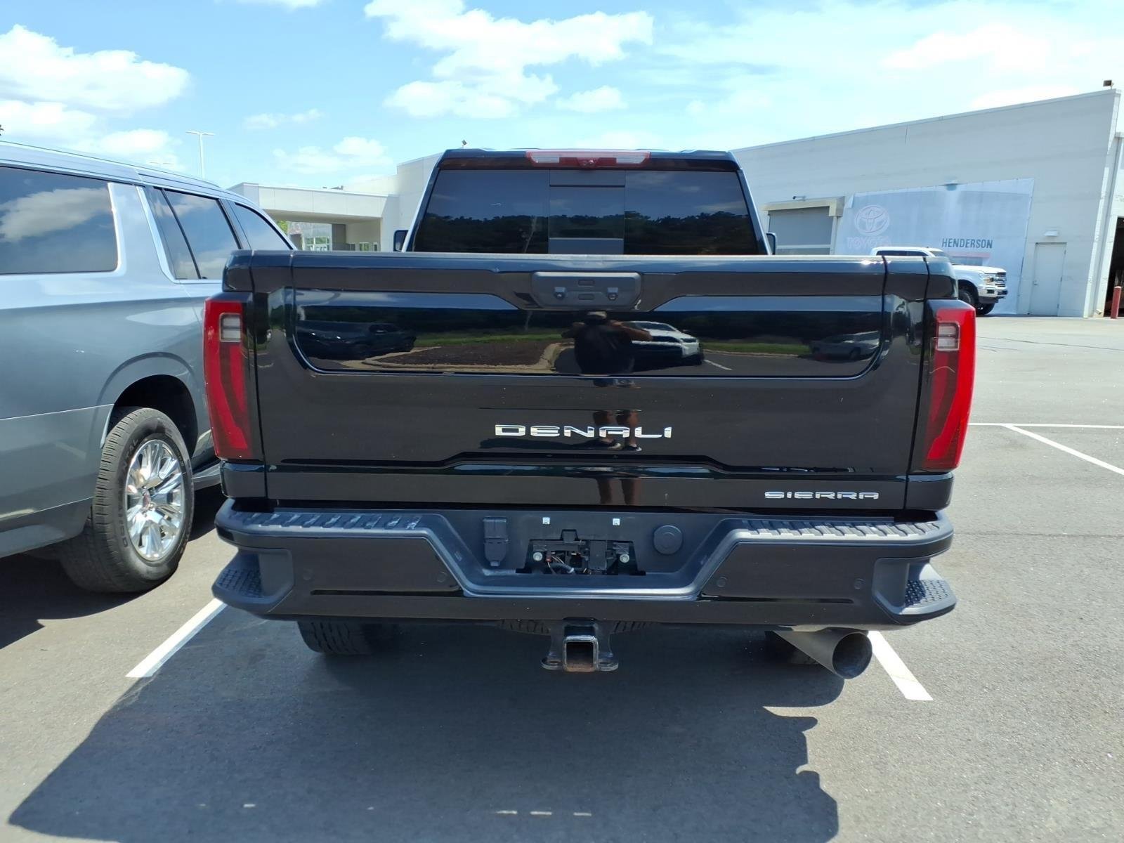 Used 2024 Onyx Black GMC Denali Ultimate image 4