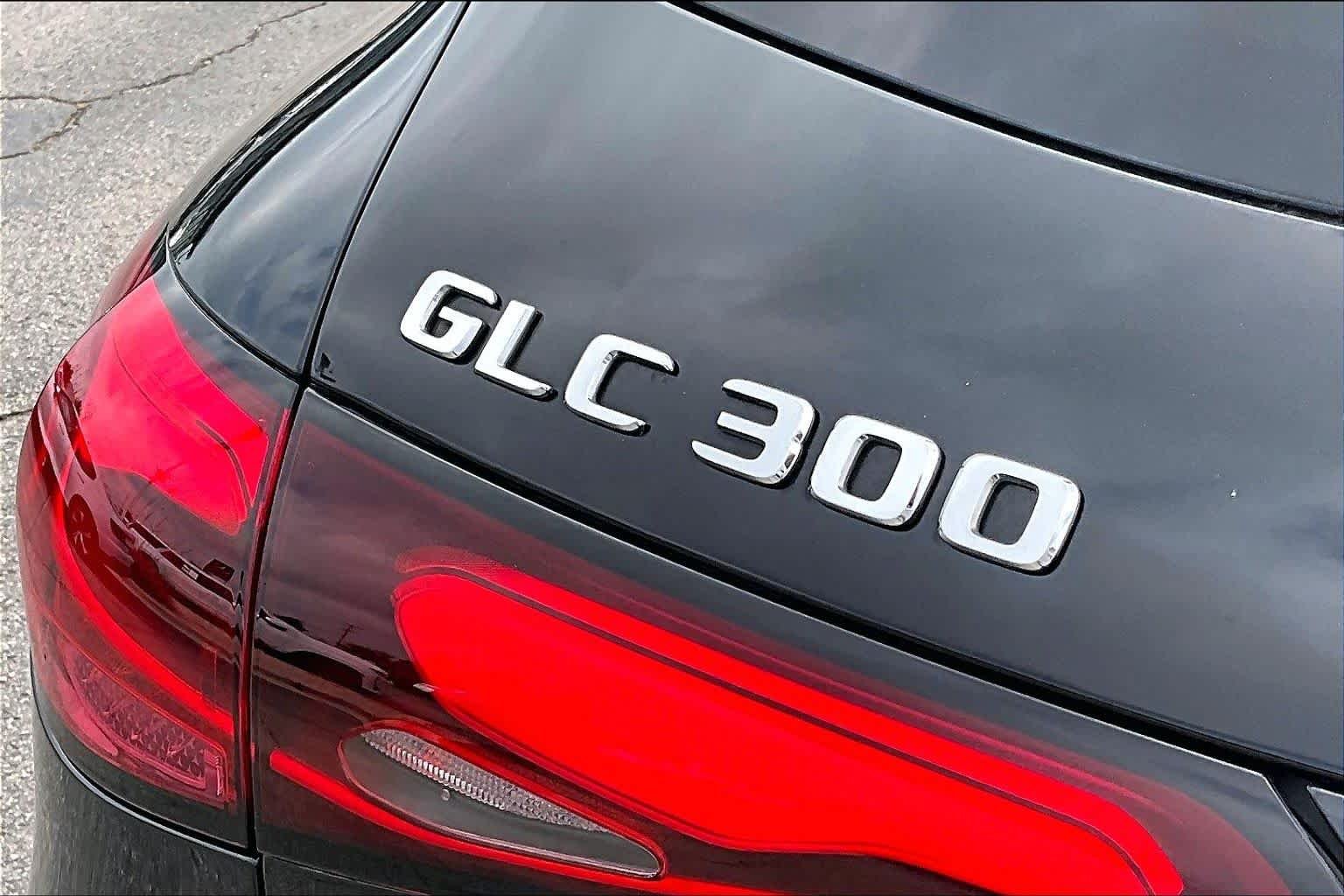 Used 2024 Black Mercedes-Benz GLC 300 image 10