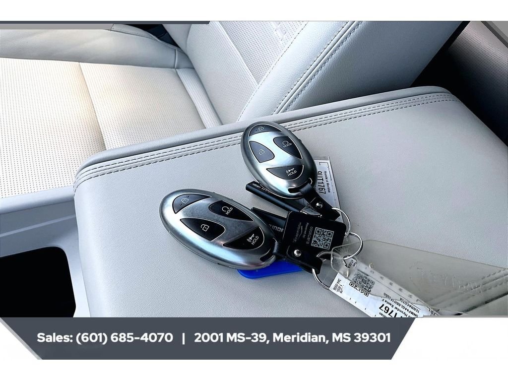 2025 Hyundai Santa Fe Limited - Photo 9