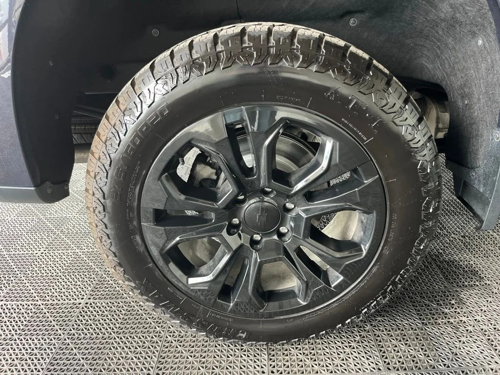 Used 2022 Gray Chevrolet LTZ image 24