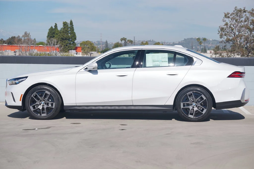 Used 2026 White BMW 530i image 4