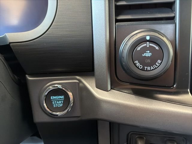 New 2026 Carbonized Gray Metallic Ford XLT image 30