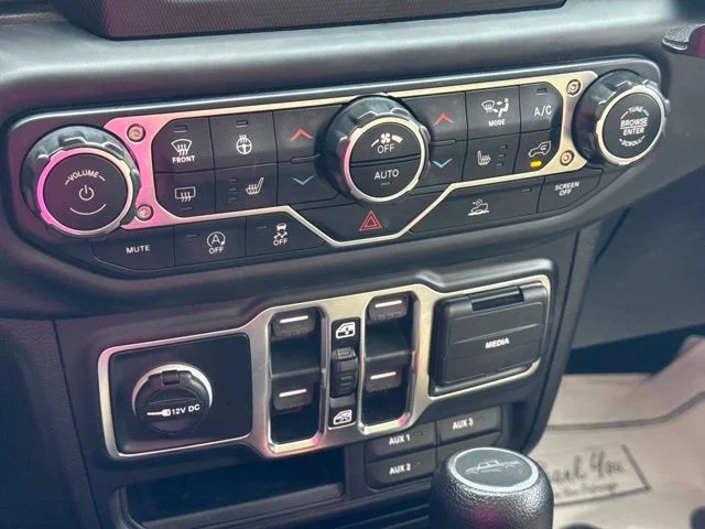 Used 2020 White Jeep Sport image 21