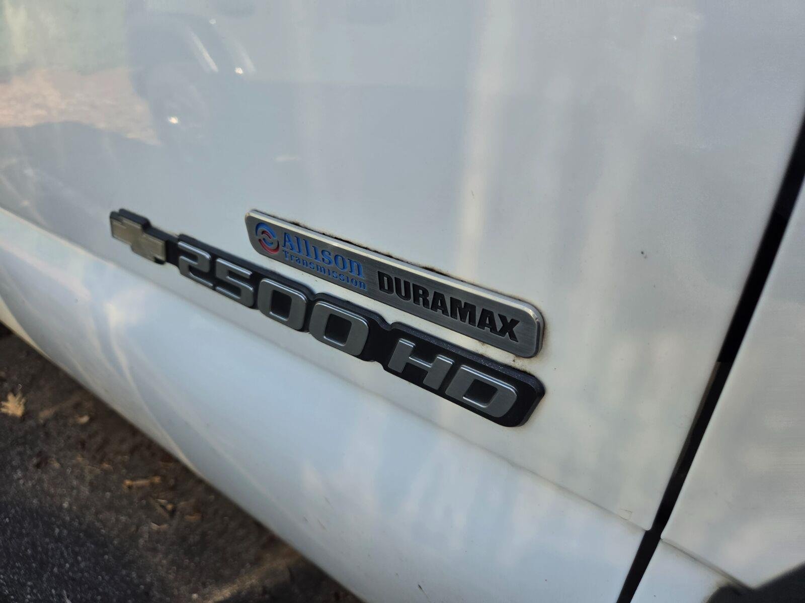 Used 2007 Summit White Chevrolet Work Truck image 5
