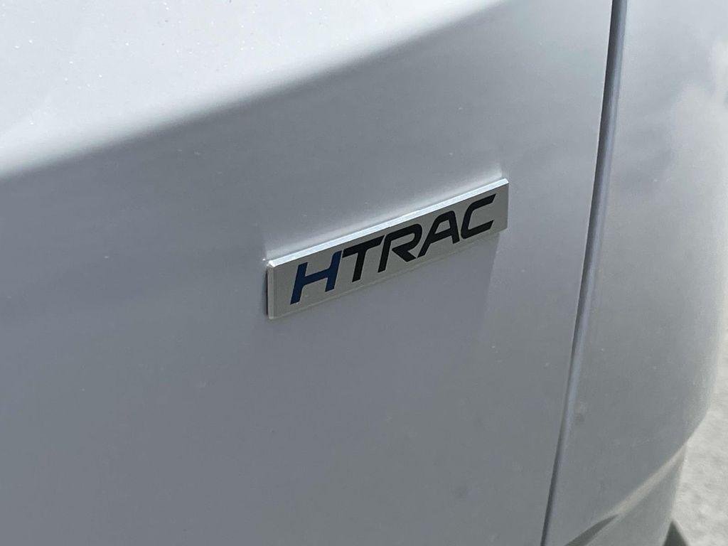New 2025 White Hyundai SEL AWD image 10