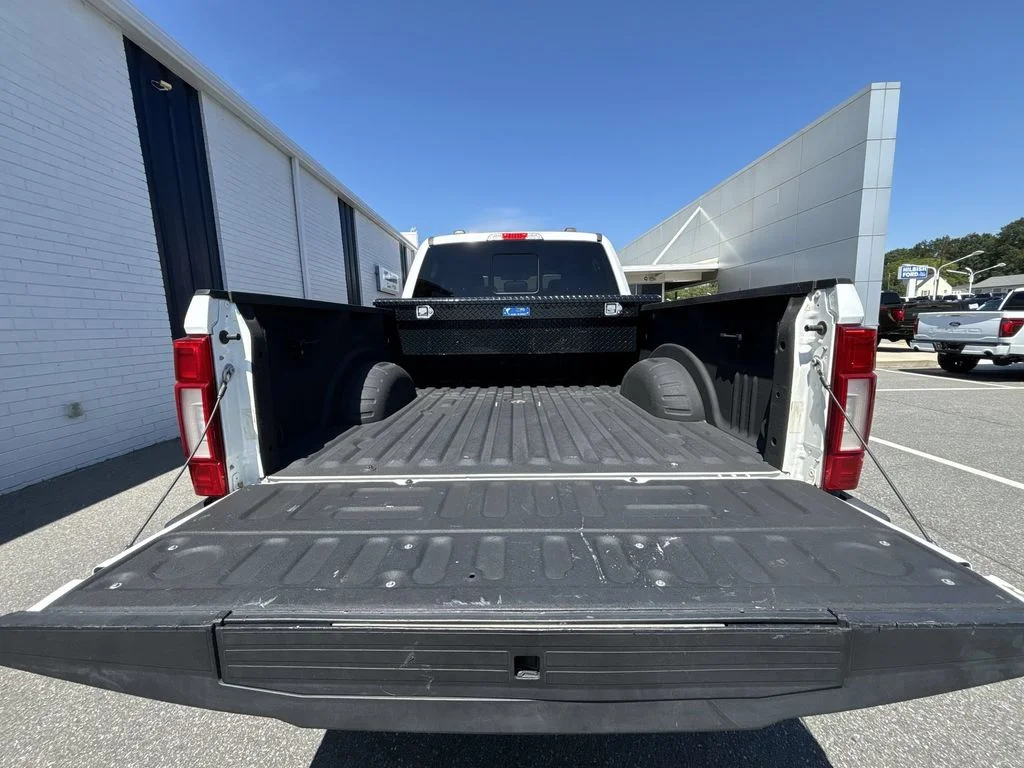 Used 2021 White Ford Lariat image 21