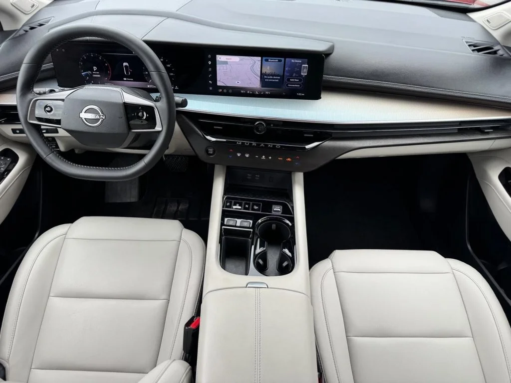 Used 2025 Scarlet Nissan SL image 12