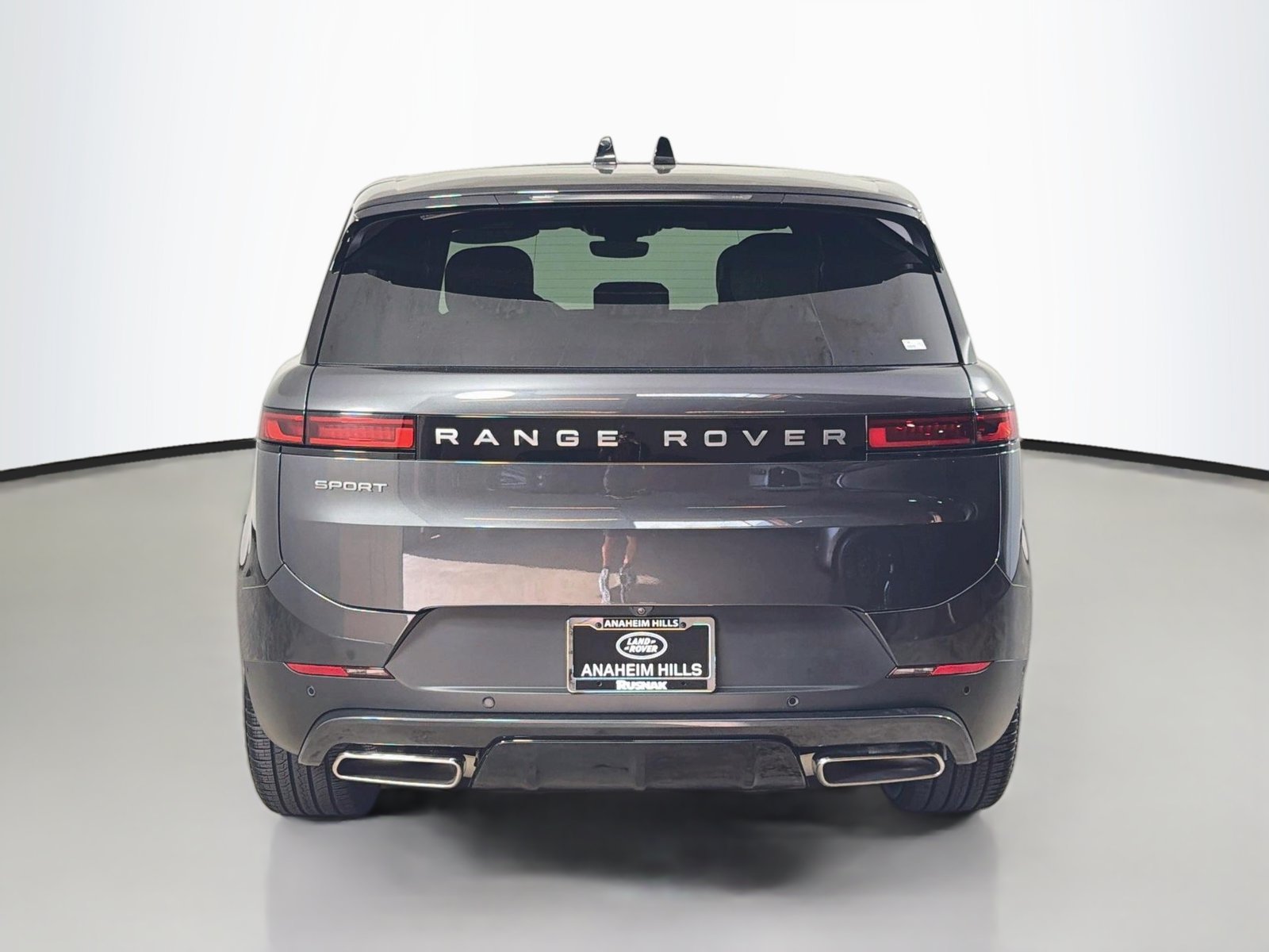 Used 2026 Carpathian Grey Prem Met Land Rover SE image 4