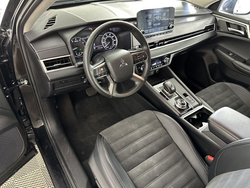 2024 Mitsubishi Outlander SE - Photo 10
