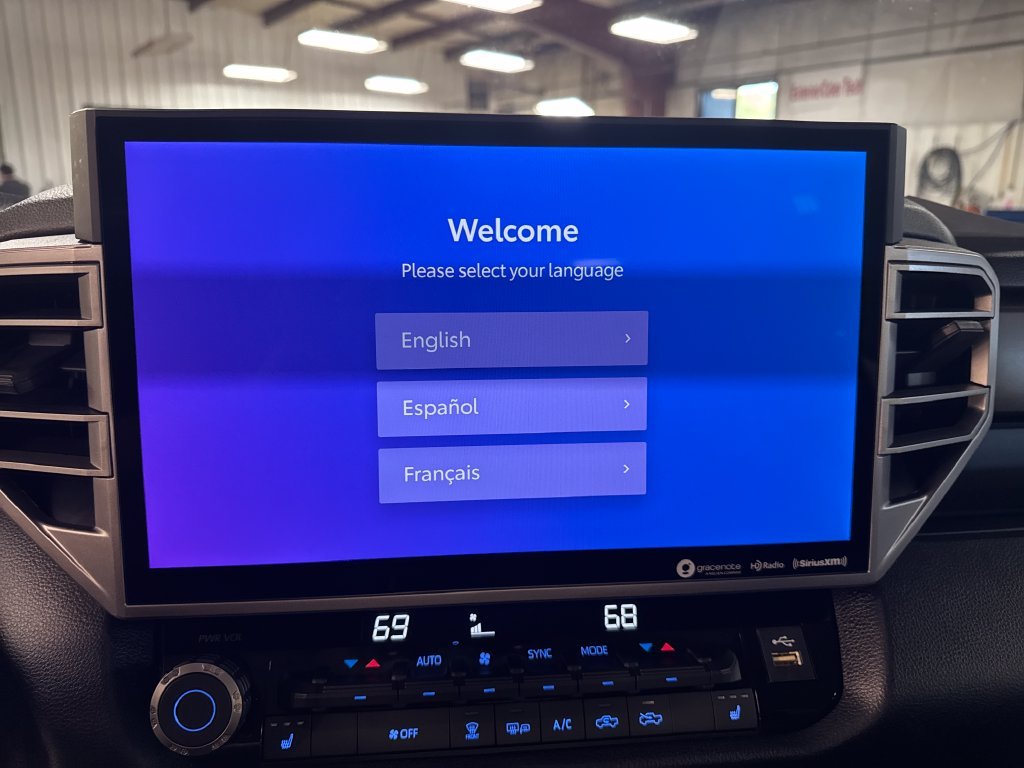 Used 2024  Toyota SR5 image 22