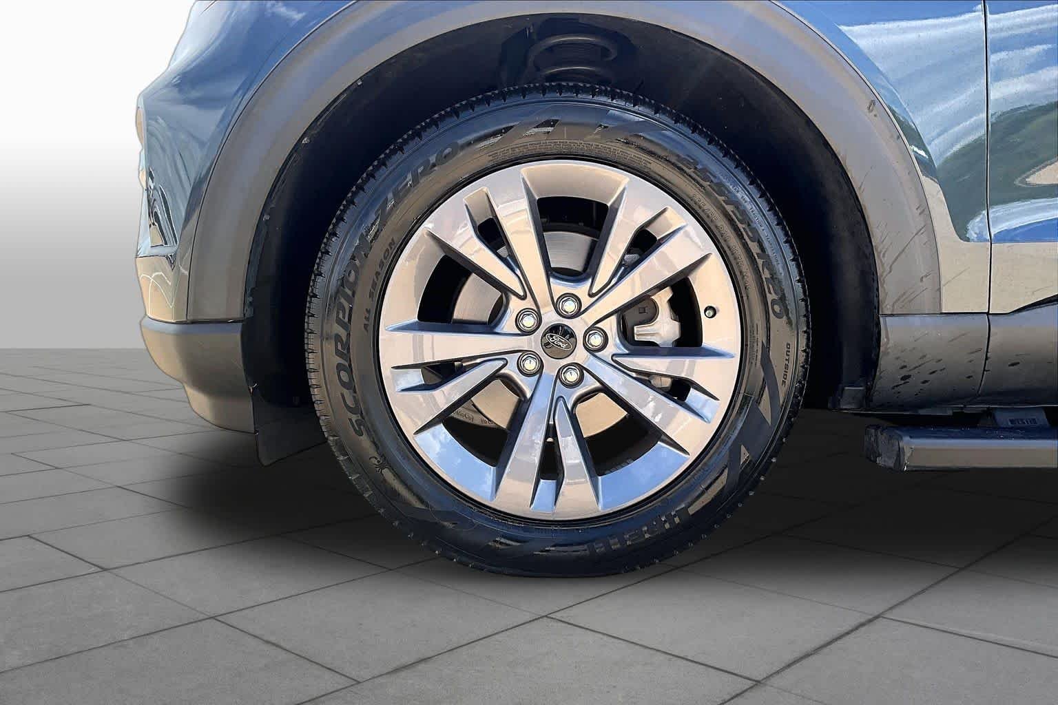 Used 2022 Stone Blue Metallic Ford XLT image 11