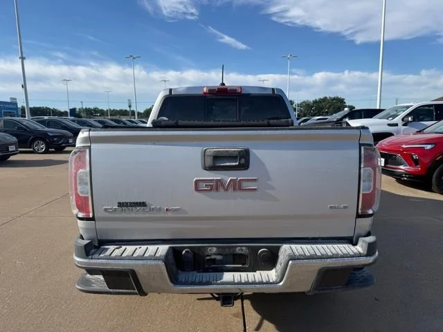 Used 2018 QUICKSILVER METALLIC GMC 2WD SLE image 4
