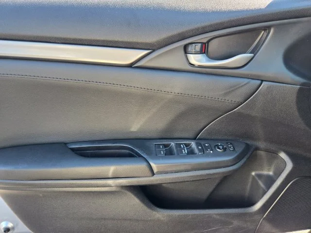 Used 2018 Silver Honda EX image 33