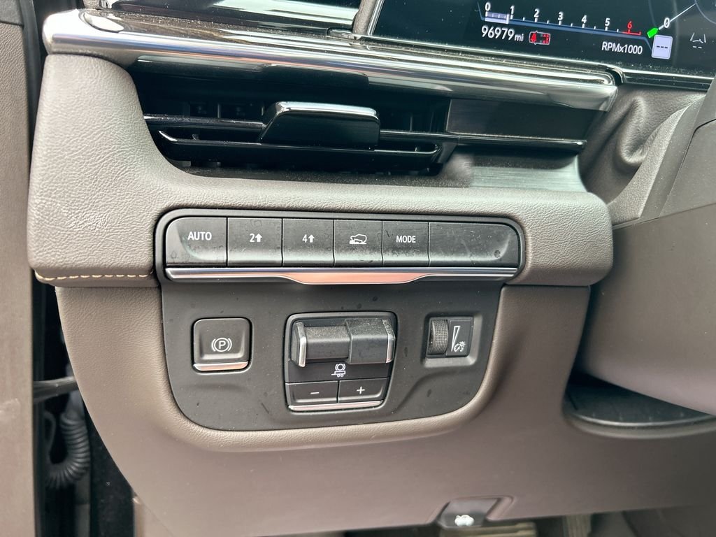 Used 2022 Black Cadillac Sport image 21