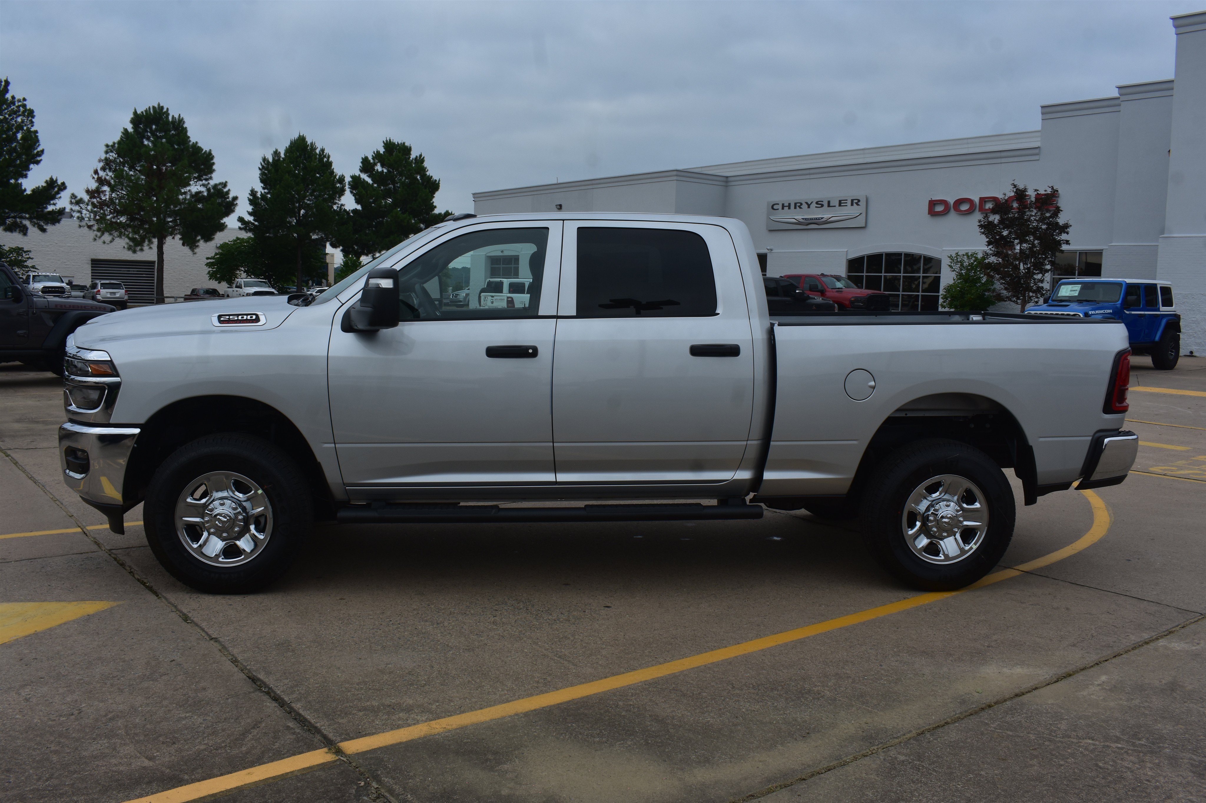 New 2026 Silver-Zynith Exterior Paint RAM Tradesman image 9