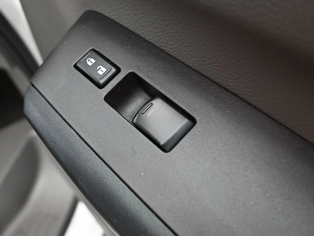 Used 2019 White Nissan SV image 39