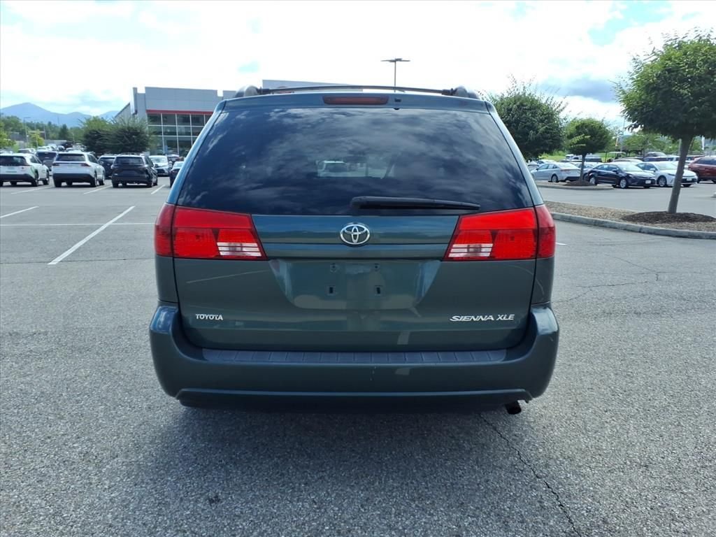 Used 2004 Green Toyota XLE image 6