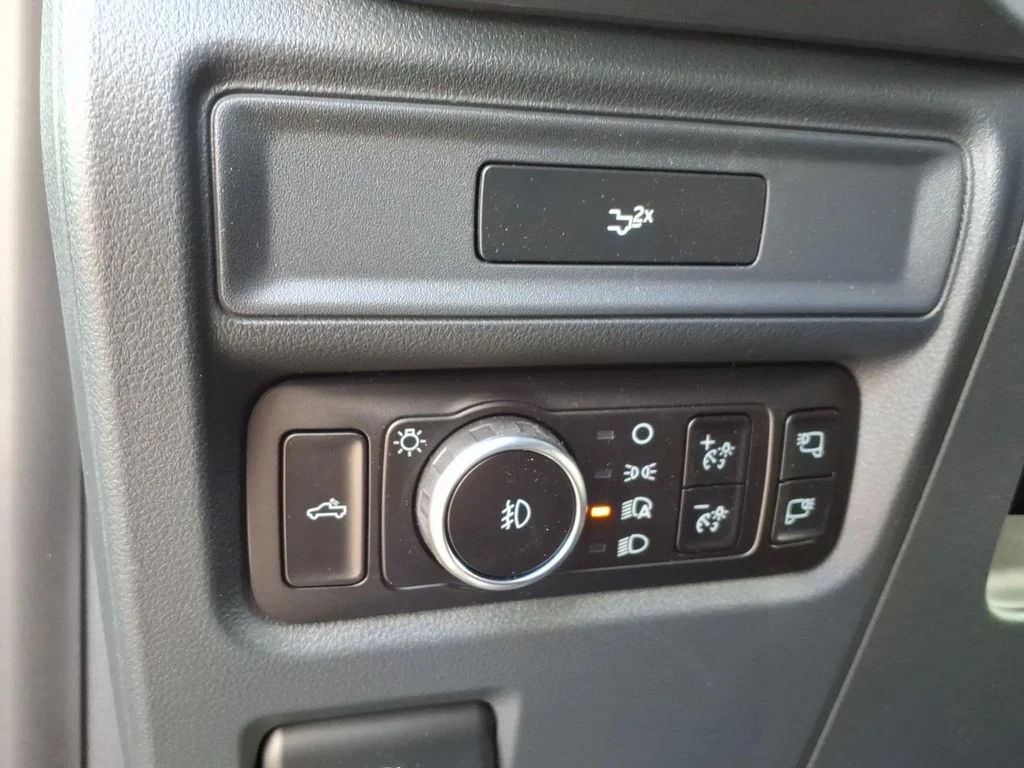 New 2026 Agate Black Metallic Ford XLT image 17