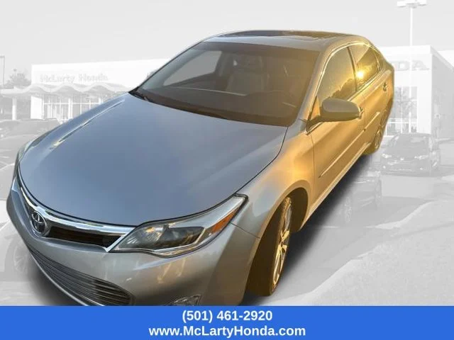 Used 2015 Celestial Silver Metallic Toyota XLE Touring image 3