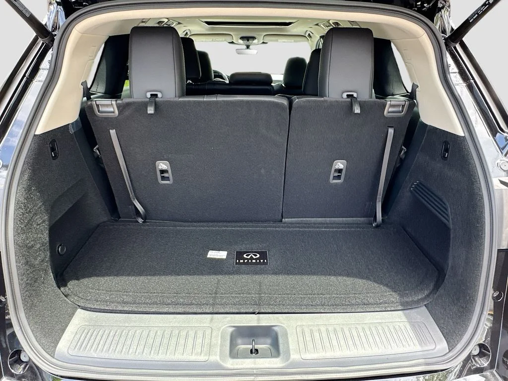 New 2027 MINERAL BLACK INFINITI Luxe FWD image 28