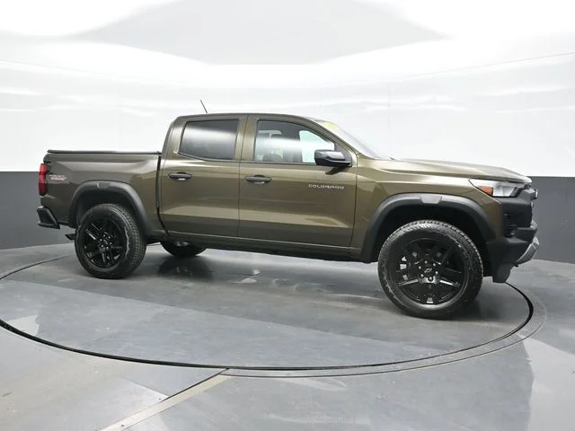 Used 2025 Brown Chevrolet Trail Boss image 7