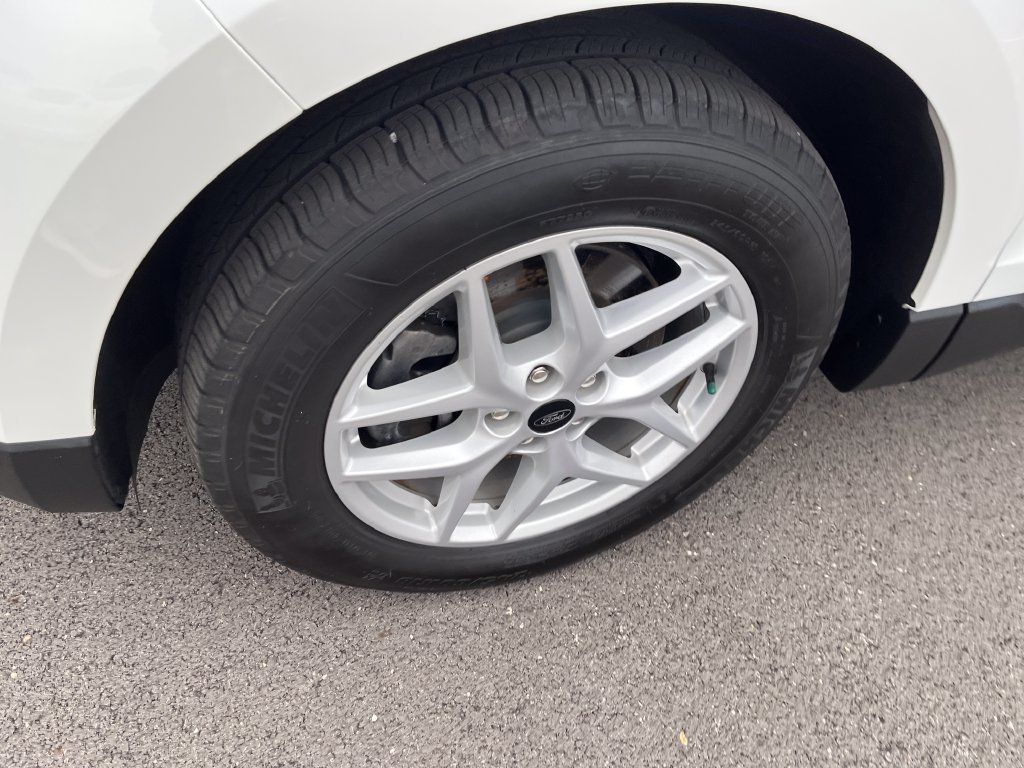 Used 2023 White Ford SEL image 9